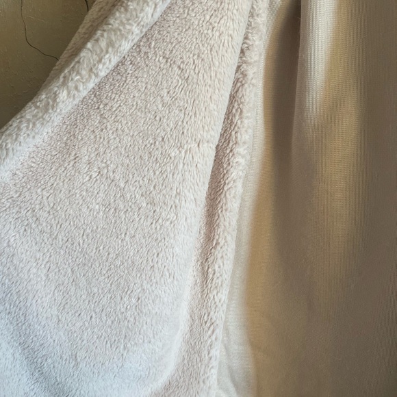 Brandy Melville Sherpa Hooded Open Jacket - Picture 2 of 7